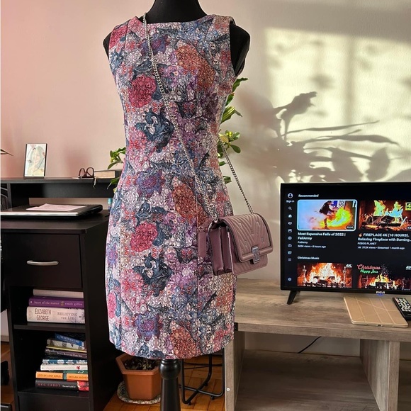 Sling bag for ladies - Picture 2 of 2